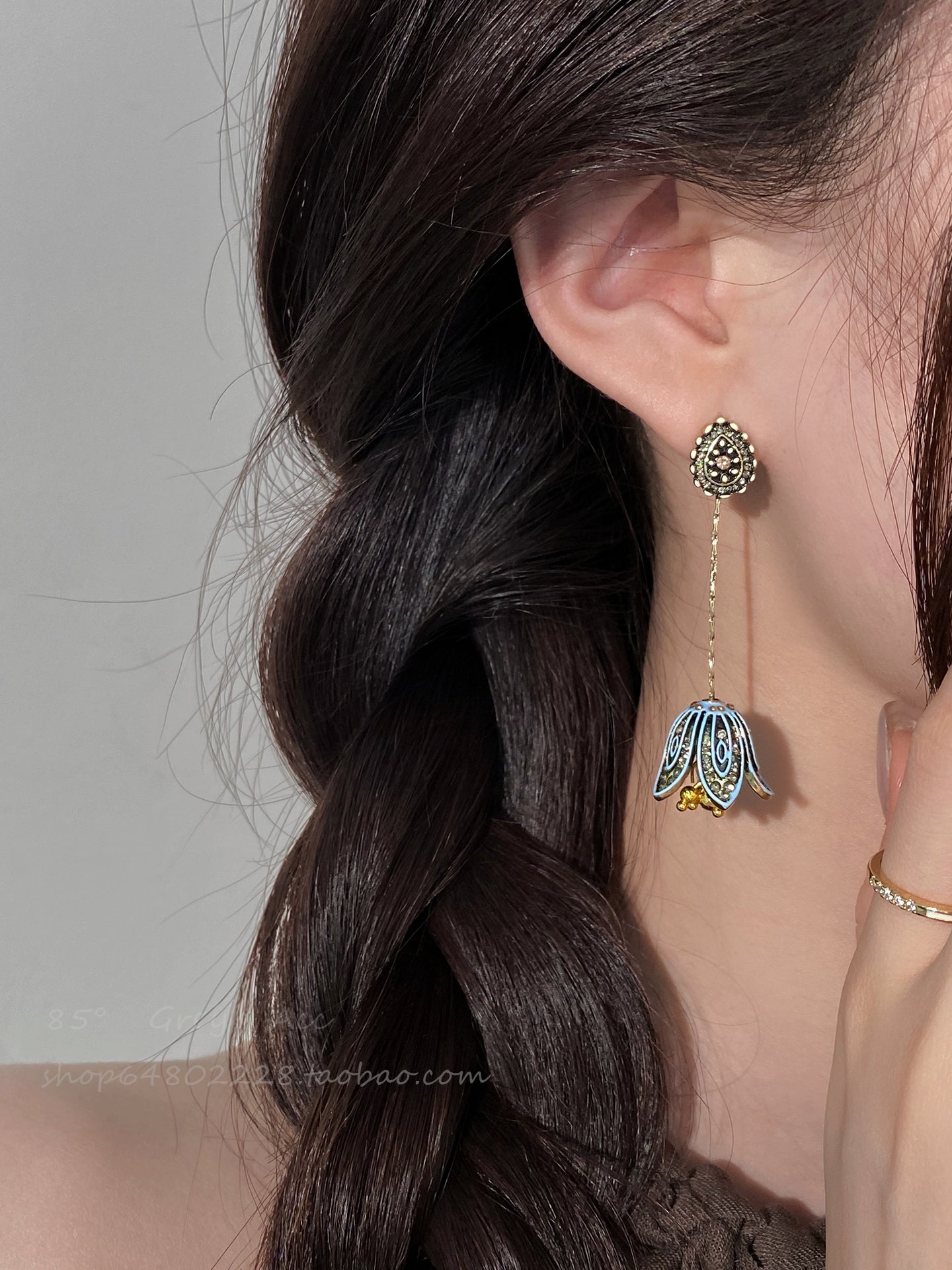 ボヘミアン風お花ピアス