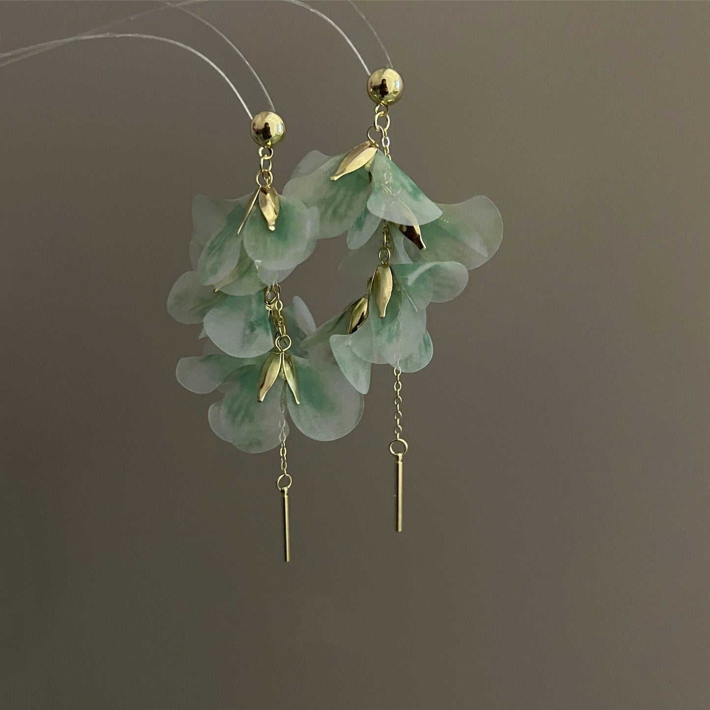 春のフラワーピアス