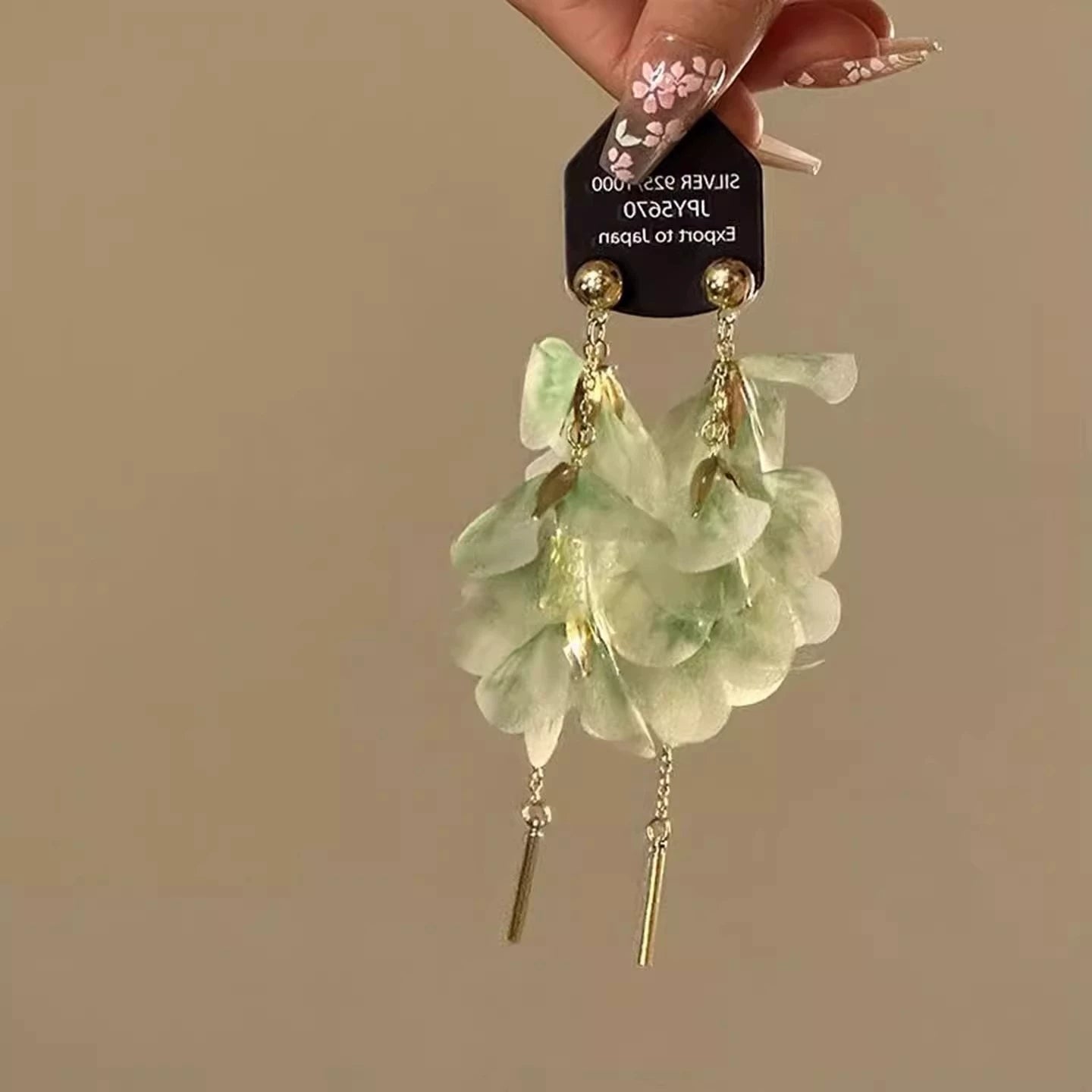 春のフラワーピアス