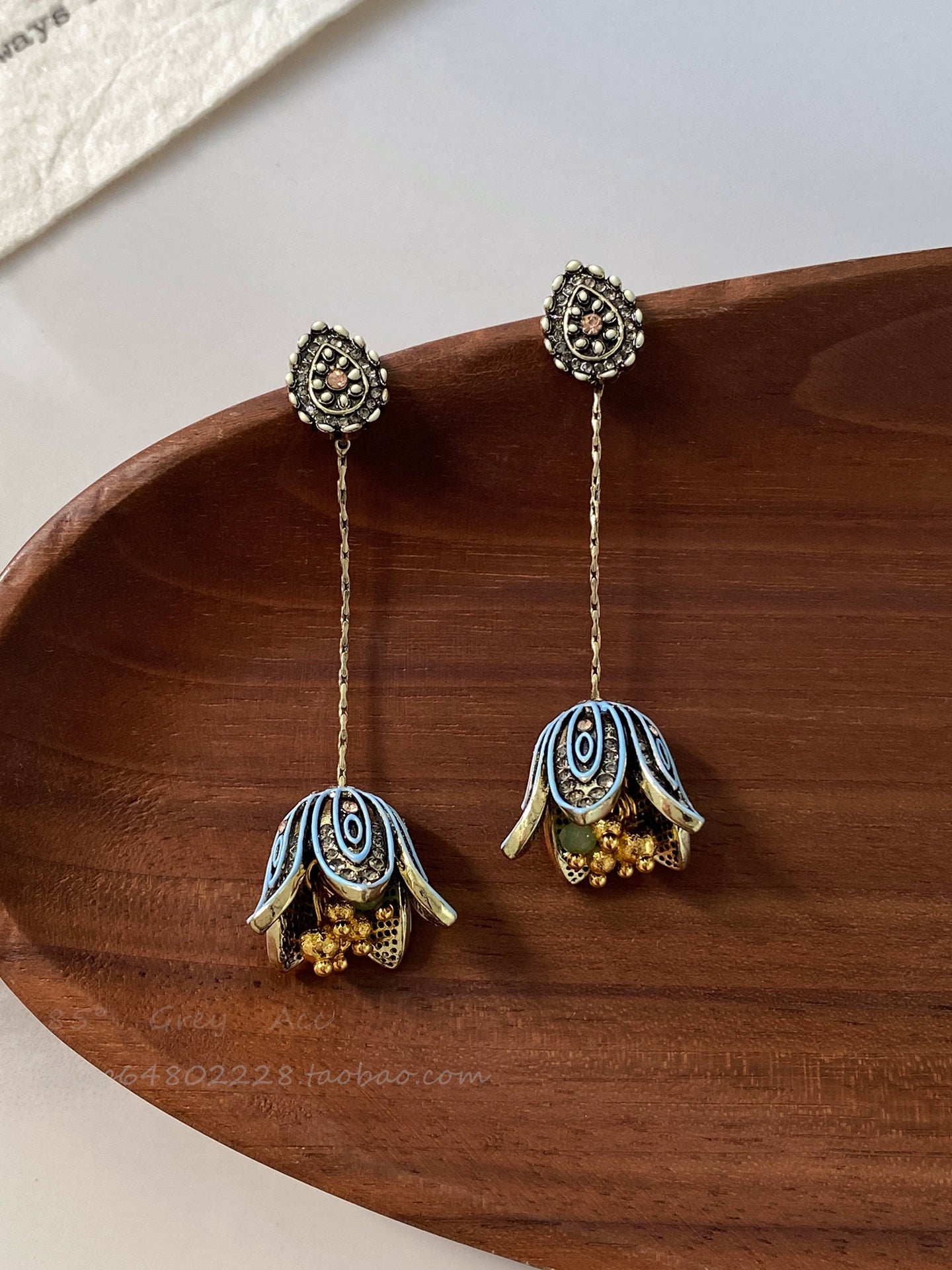 ボヘミアン風お花ピアス