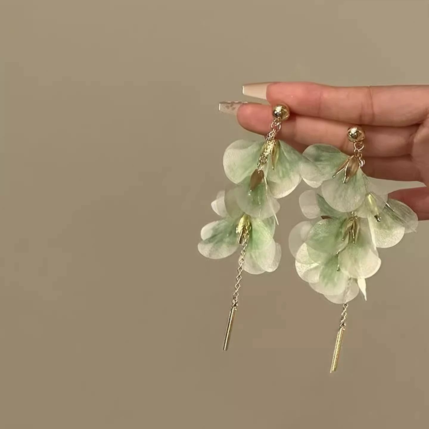 春のフラワーピアス
