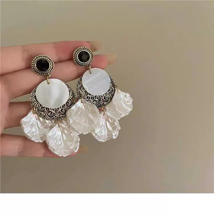 バロック風シェルピアス